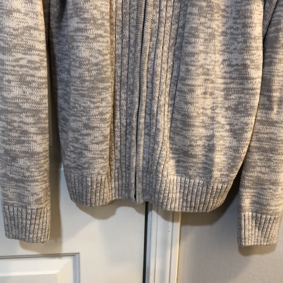 Man size Large zip up sweater. Lift gray and white. - Picture 4 of 8